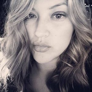 Meet your Posher, Desiree